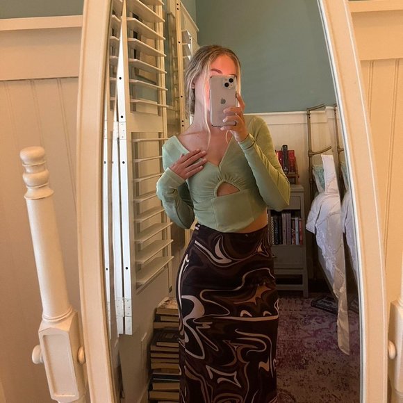 Verge Girl Women's Skirt - Picture 2 of 4